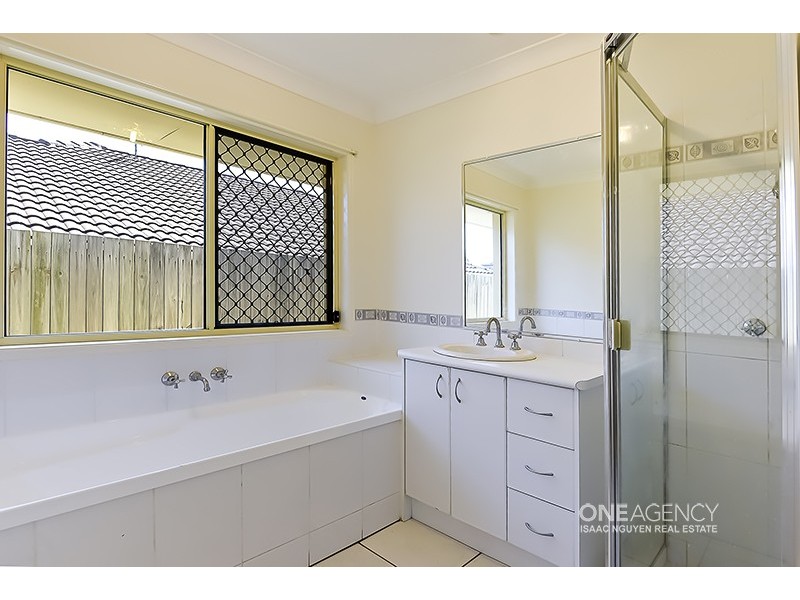 43 Viewpoint Dr, Springfield Lakes QLD 4300
