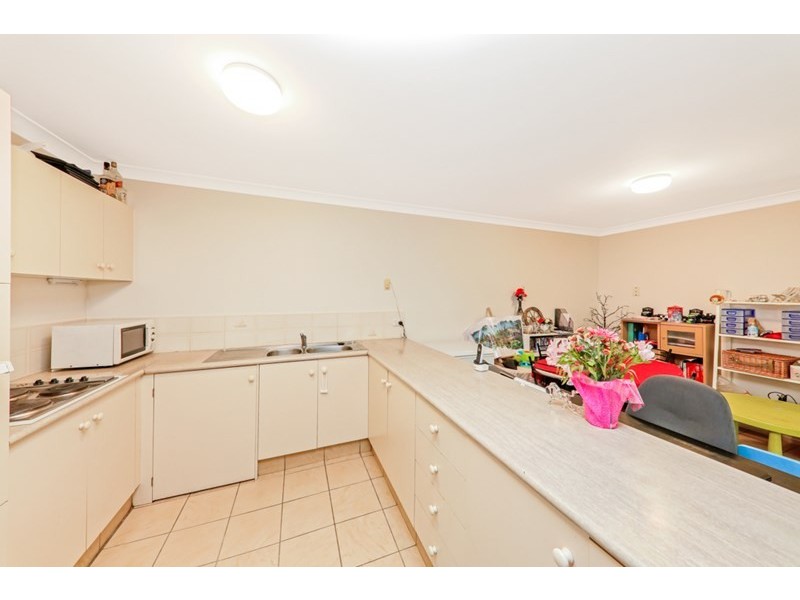 45 Cambridge St, Silkstone QLD 4304