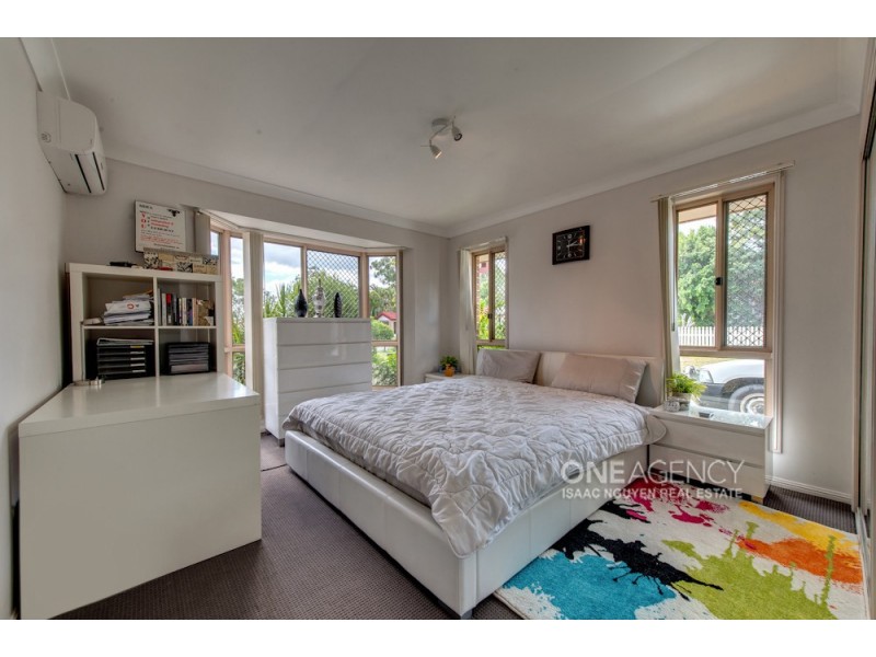 5 Noumea Place, Forest Lake QLD 4078