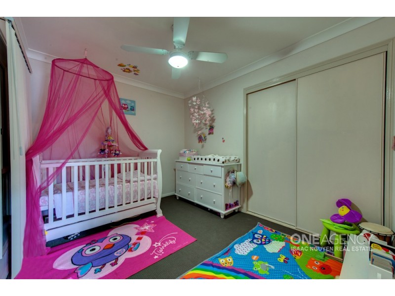 5 Noumea Place, Forest Lake QLD 4078