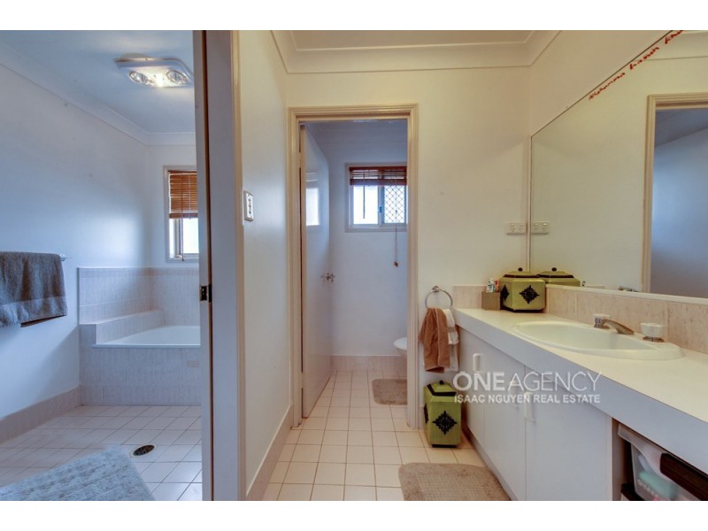 5 Noumea Place, Forest Lake QLD 4078