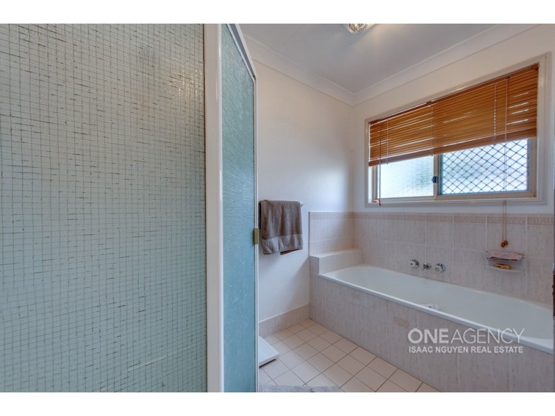 5 Noumea Place, Forest Lake QLD 4078