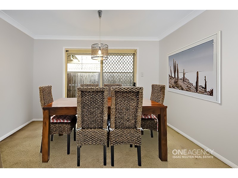 6 Argyle Pl, Forest Lake QLD 4078