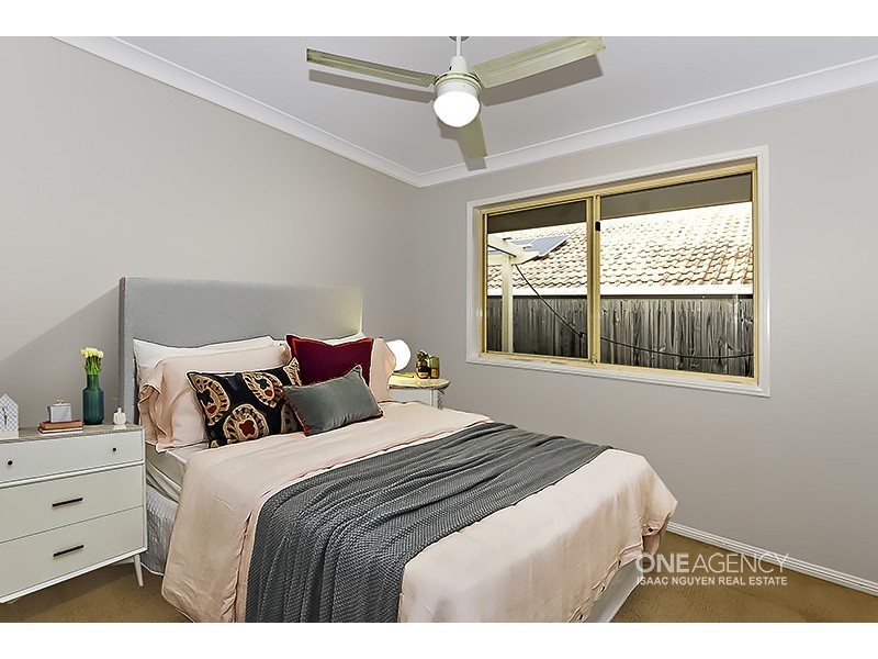 6 Argyle Pl, Forest Lake QLD 4078