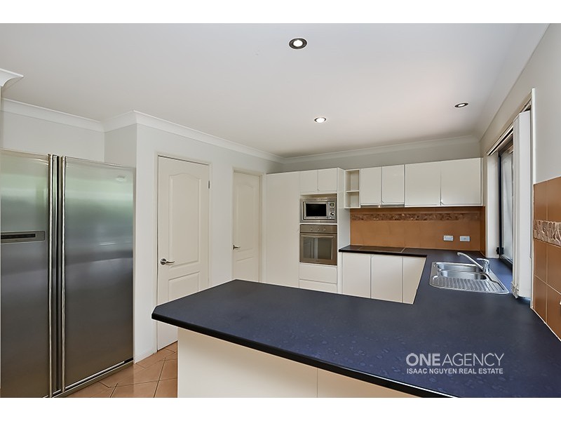 71 Claremont Pde, Forest Lake QLD 4078