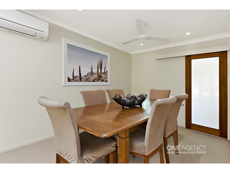 15 Gladstone St, Oxley QLD 4075