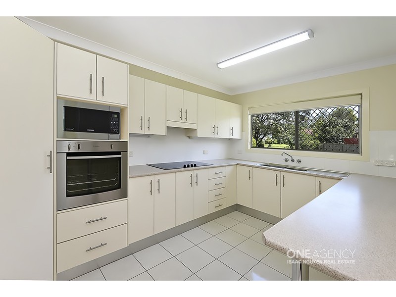 15 Gladstone St, Oxley QLD 4075