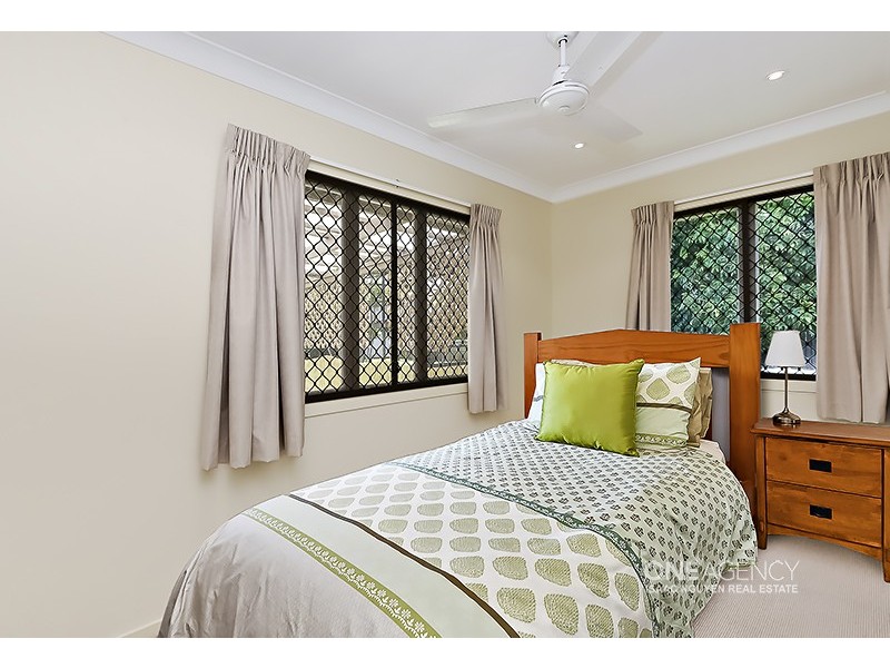 15 Gladstone St, Oxley QLD 4075