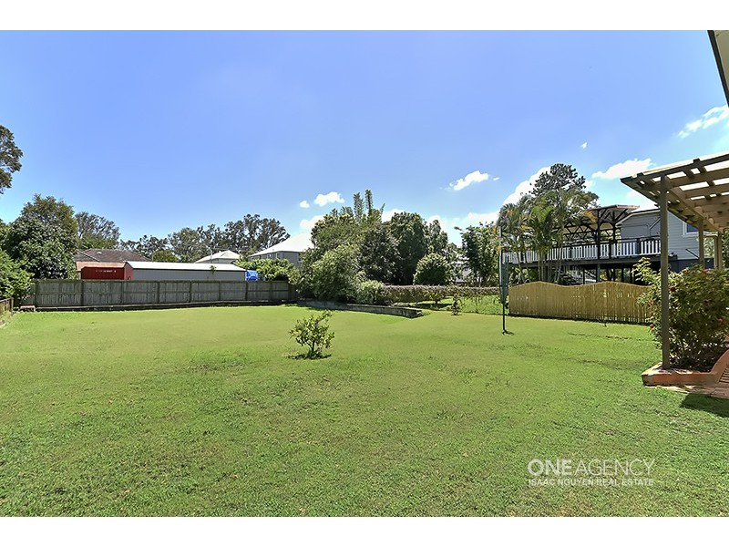 15 Gladstone St, Oxley QLD 4075