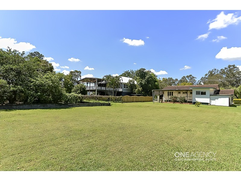 15 Gladstone St, Oxley QLD 4075