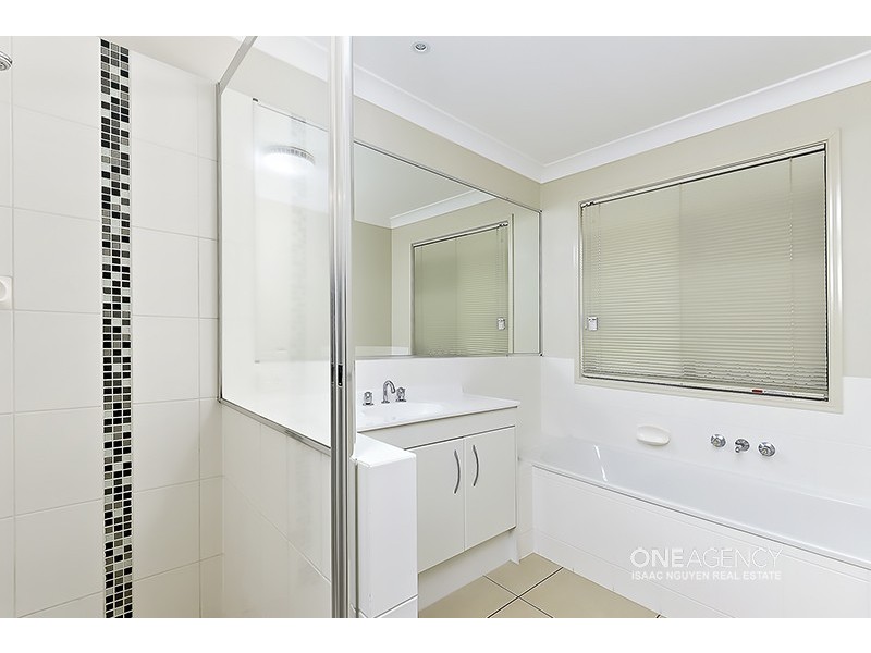 4 Sunny St, Doolandella QLD 4077