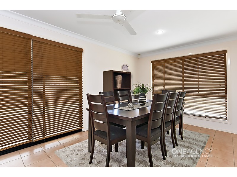 3 Lake Cootharaba Pl, Logan Reserve QLD 4133