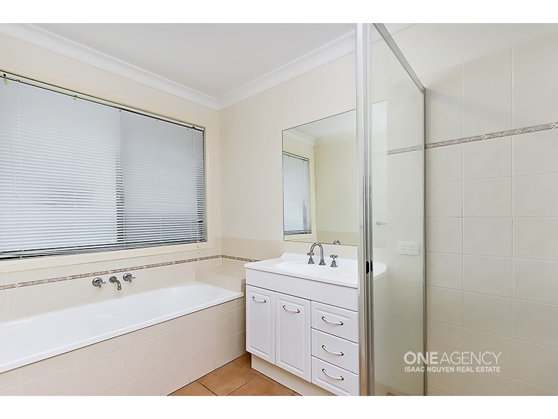 3 Lake Cootharaba Pl, Logan Reserve QLD 4133