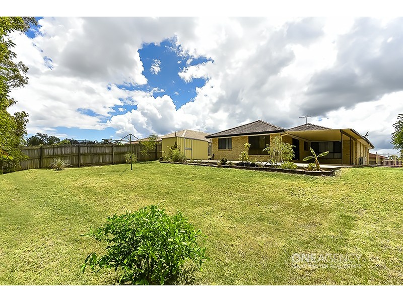 3 Lake Cootharaba Pl, Logan Reserve QLD 4133