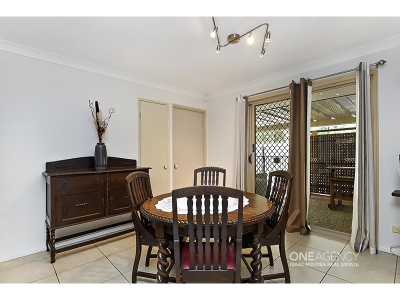 18 Pringle Pl, Forest Lake QLD 4078