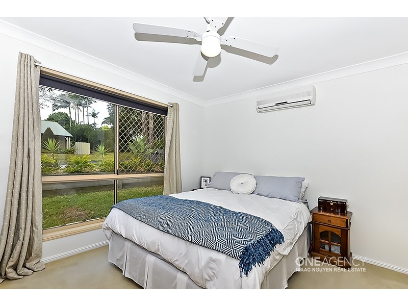 18 Pringle Pl, Forest Lake QLD 4078