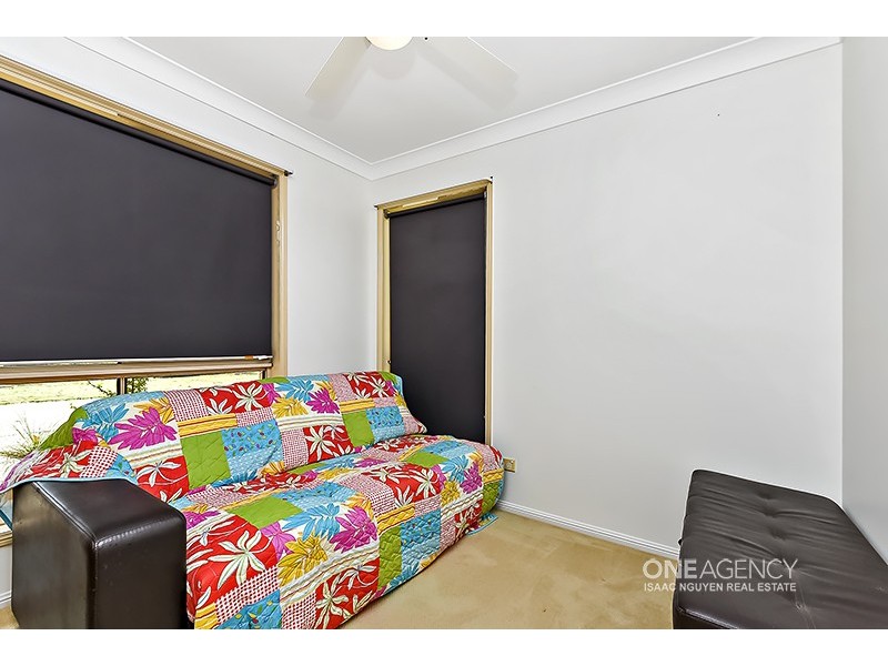 18 Pringle Pl, Forest Lake QLD 4078