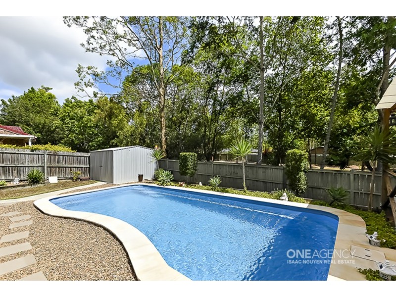 18 Pringle Pl, Forest Lake QLD 4078