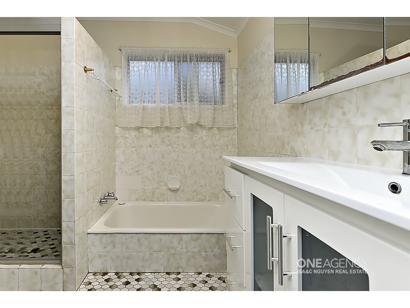 29 Lockerbie Street, Kangaroo Point QLD 4169