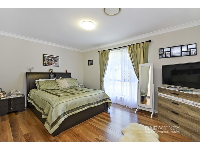 18 Dandenong St, Forest Lake QLD 4078