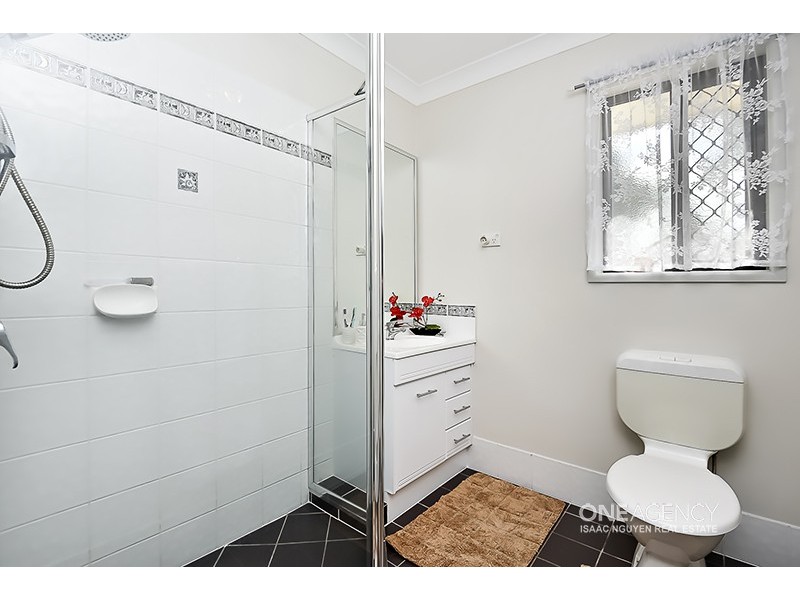 18 Dandenong St, Forest Lake QLD 4078