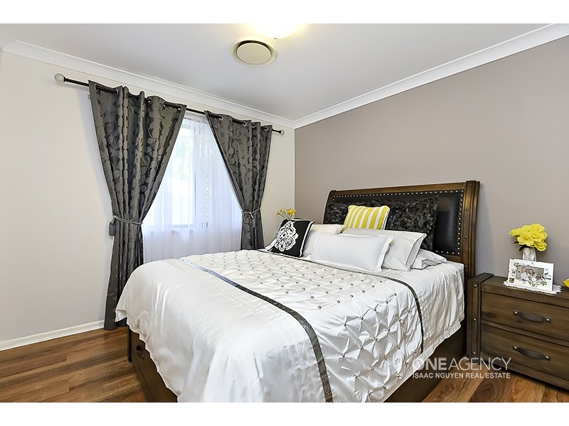 18 Dandenong St, Forest Lake QLD 4078