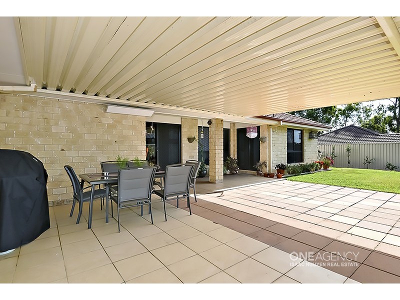 18 Dandenong St, Forest Lake QLD 4078