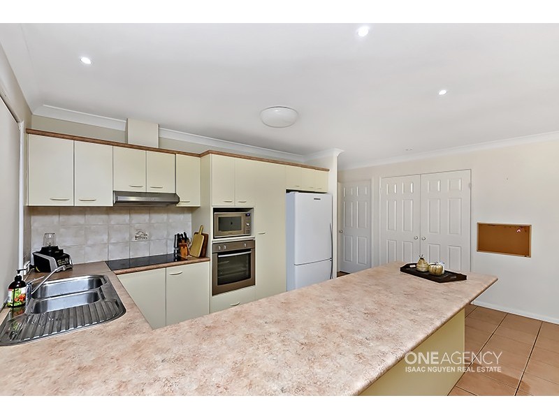 20 Glasshouse Cr, Forest Lake QLD 4078