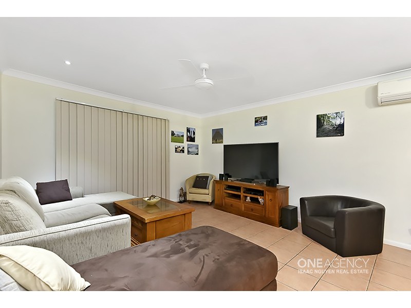 20 Glasshouse Cr, Forest Lake QLD 4078