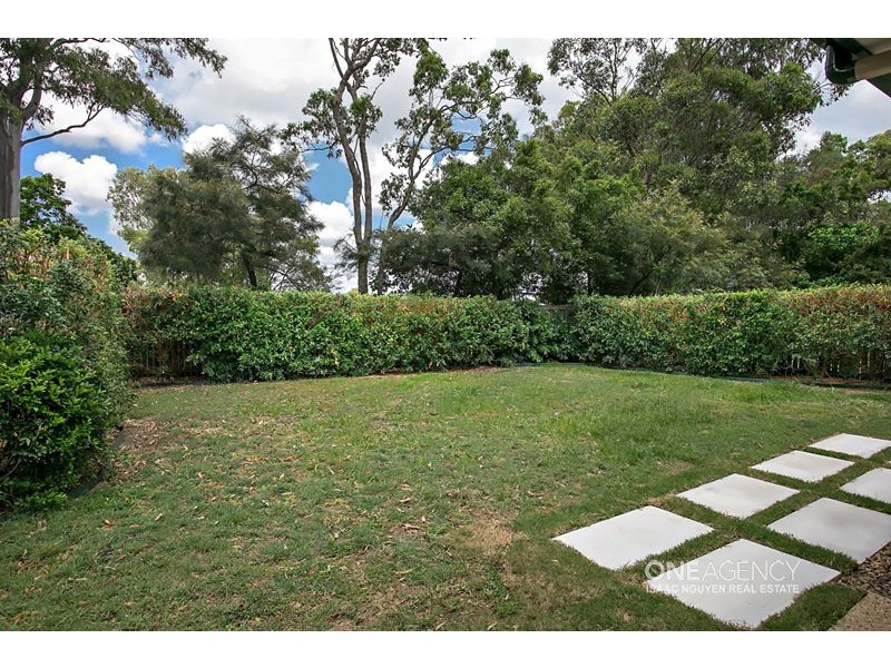 37 Dampier Cres, Forest Lake QLD 4078