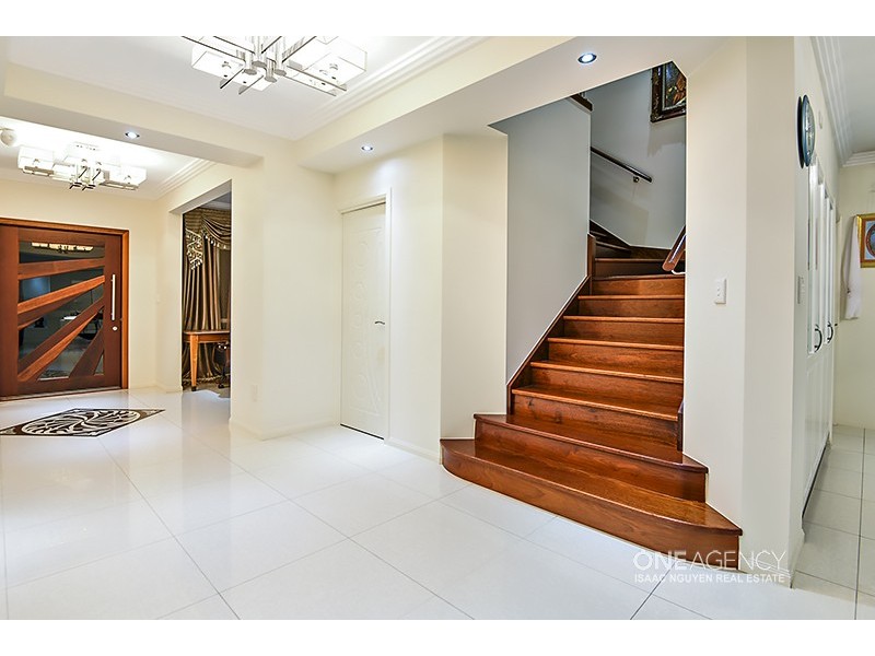 24 Hanley Place, Doolandella QLD 4077