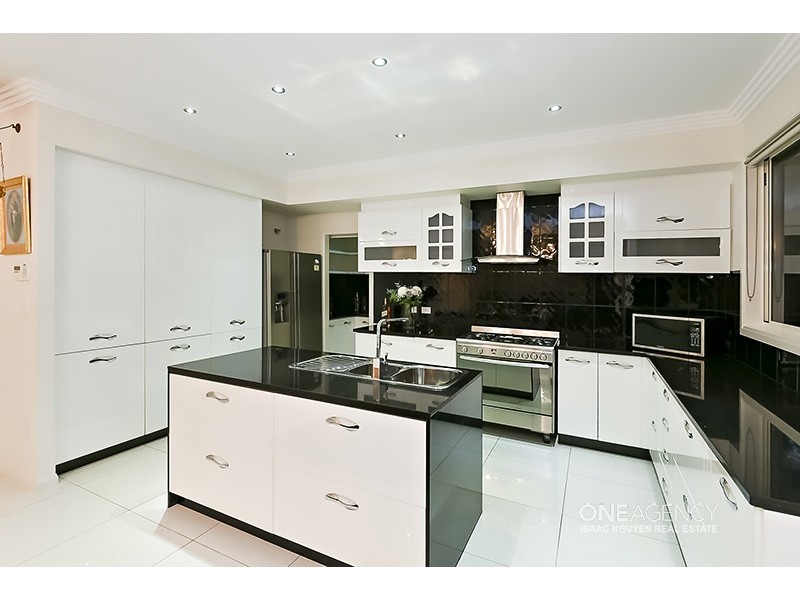 24 Hanley Place, Doolandella QLD 4077