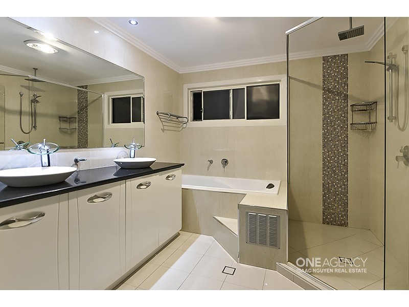 24 Hanley Place, Doolandella QLD 4077