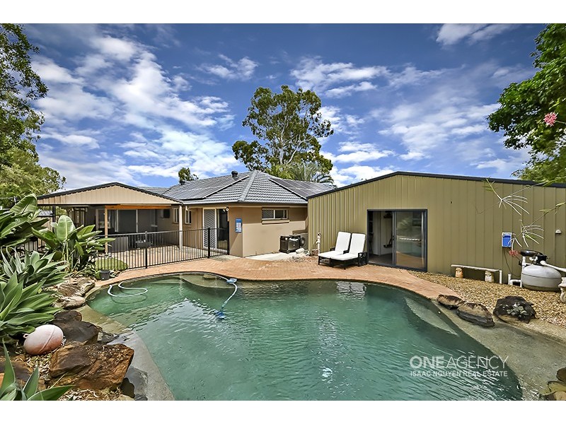23 Stuart Pl, Forest Lake QLD 4078