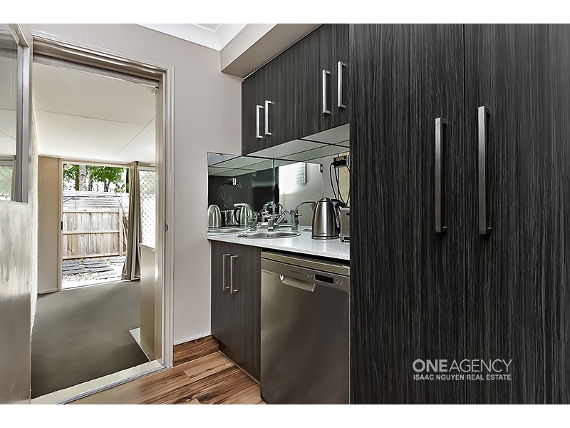 23 Stuart Pl, Forest Lake QLD 4078