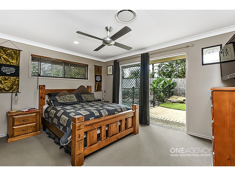 23 Stuart Pl, Forest Lake QLD 4078