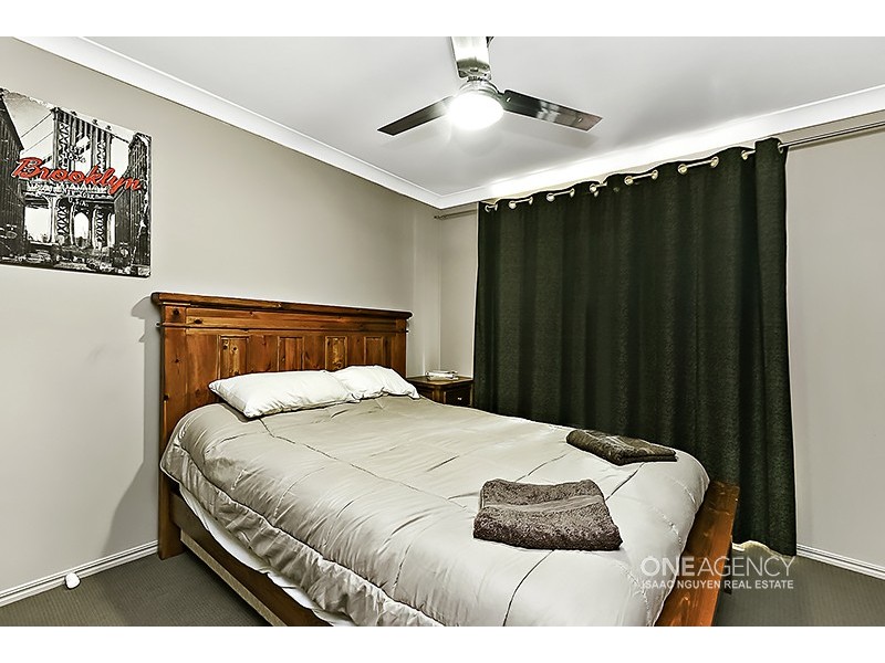 23 Stuart Pl, Forest Lake QLD 4078