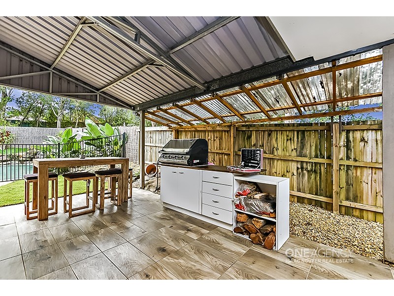23 Stuart Pl, Forest Lake QLD 4078