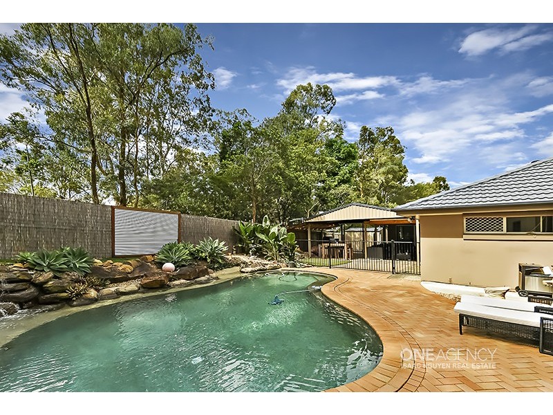 23 Stuart Pl, Forest Lake QLD 4078