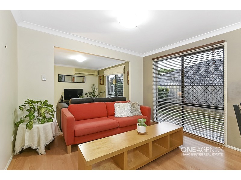 37 Cascade Dr, Forest Lake QLD 4078