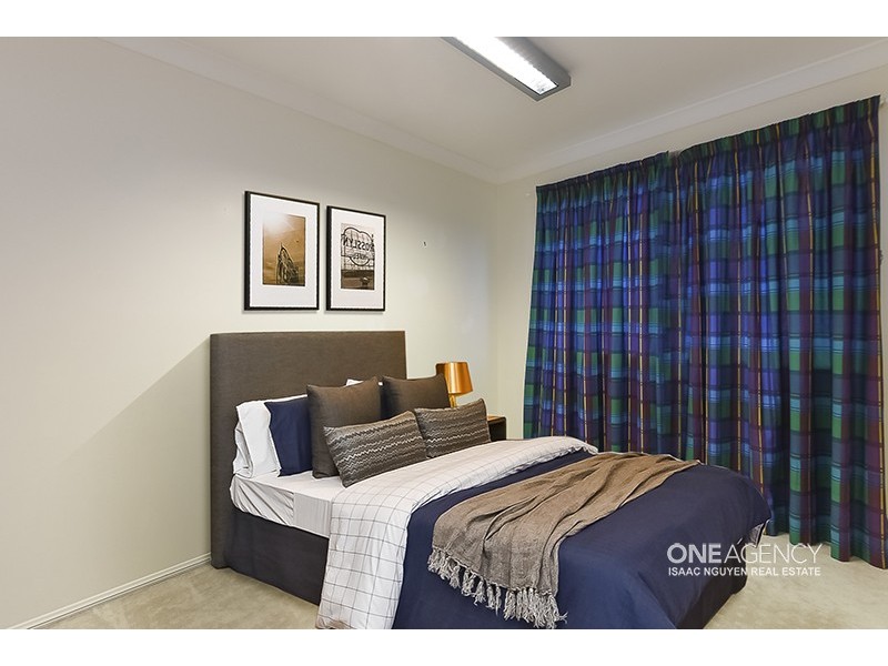 37 Cascade Dr, Forest Lake QLD 4078