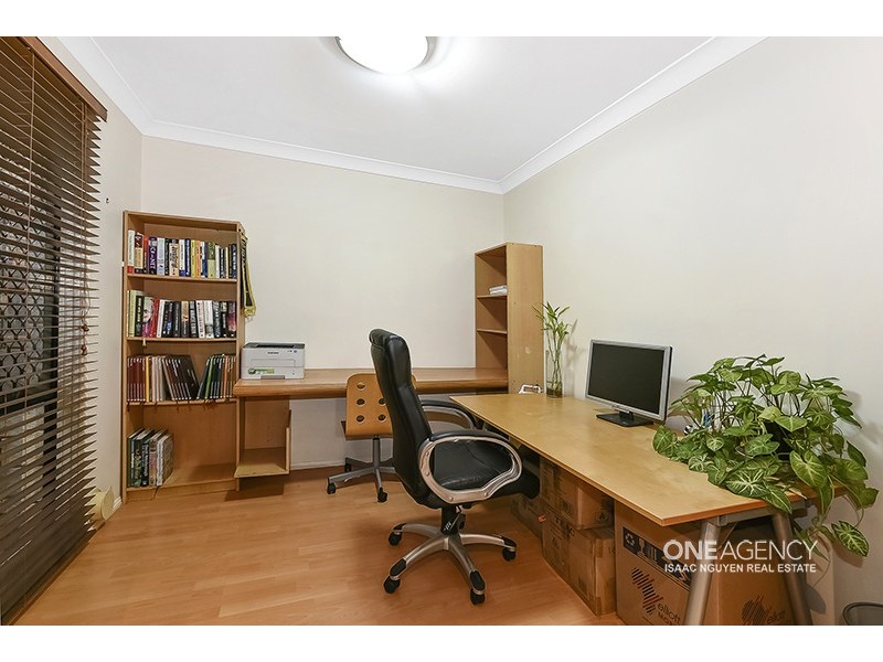 37 Cascade Dr, Forest Lake QLD 4078