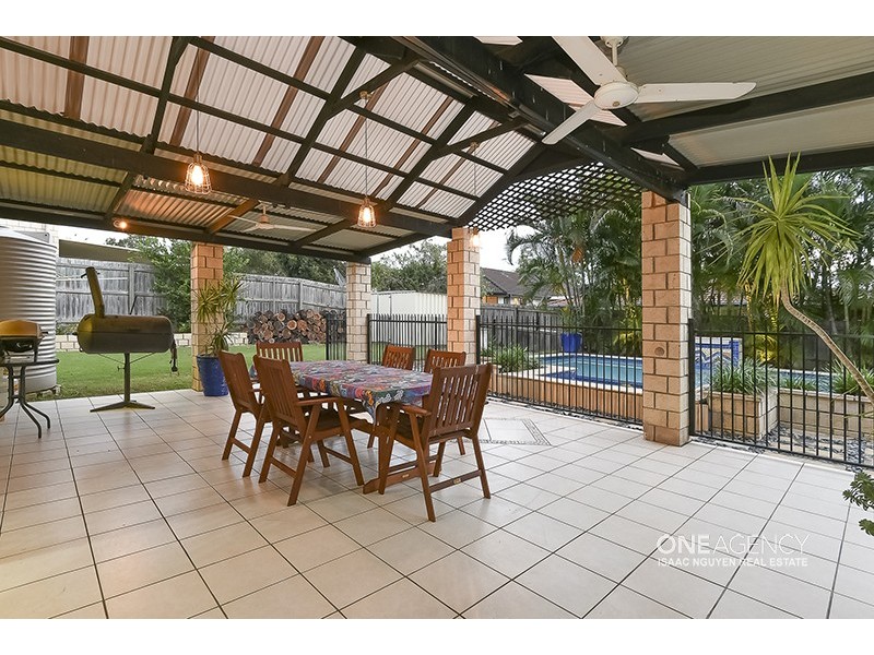 37 Cascade Dr, Forest Lake QLD 4078