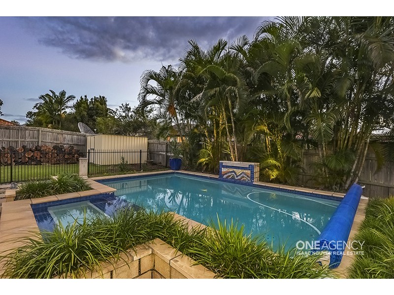 37 Cascade Dr, Forest Lake QLD 4078