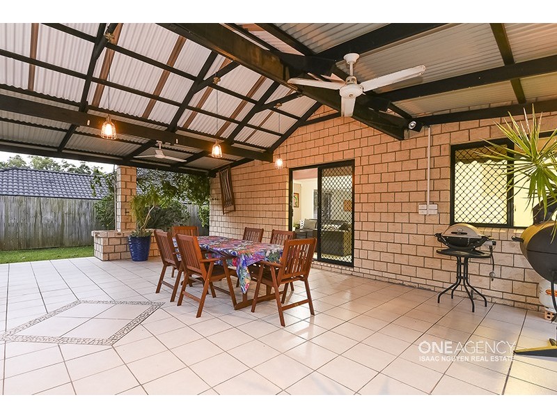 37 Cascade Dr, Forest Lake QLD 4078