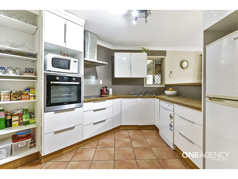 122 Laricina Circuit, Forest Lake QLD 4078