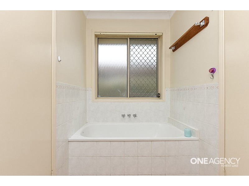 122 Laricina Circuit, Forest Lake QLD 4078