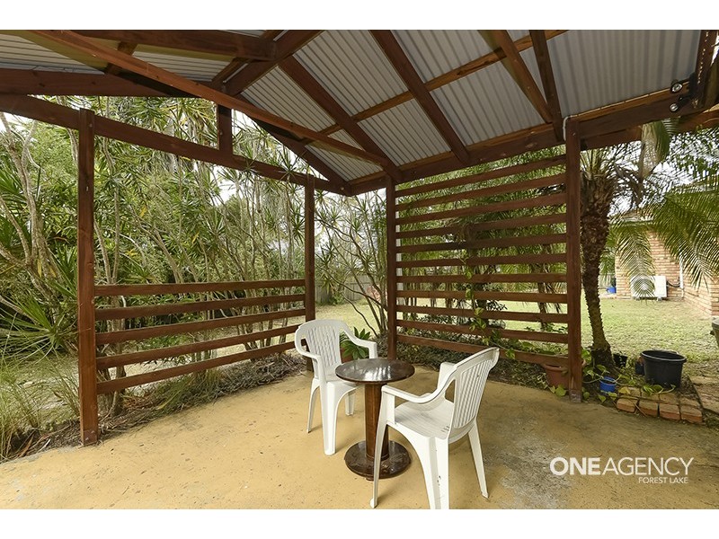 122 Laricina Circuit, Forest Lake QLD 4078