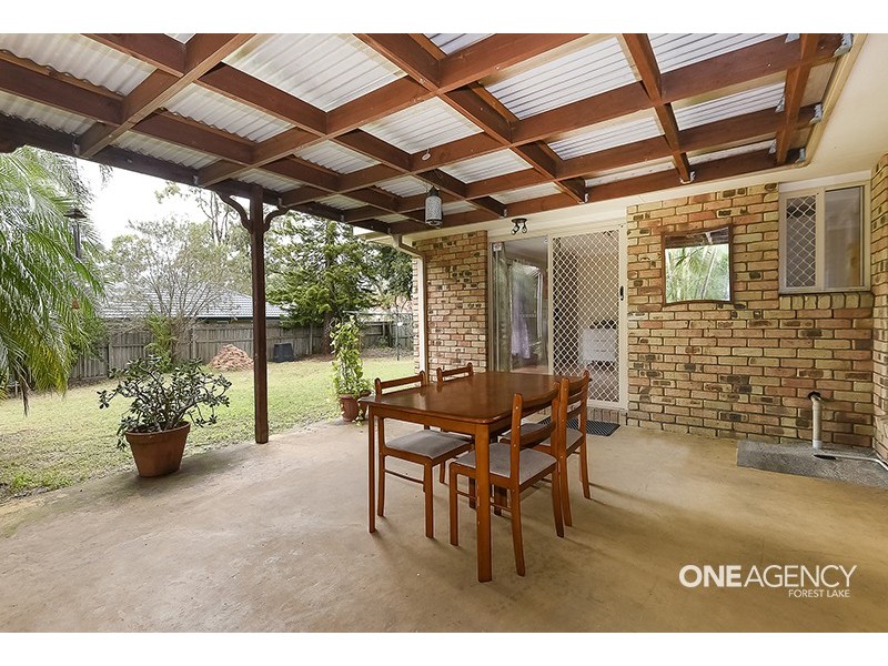 122 Laricina Circuit, Forest Lake QLD 4078