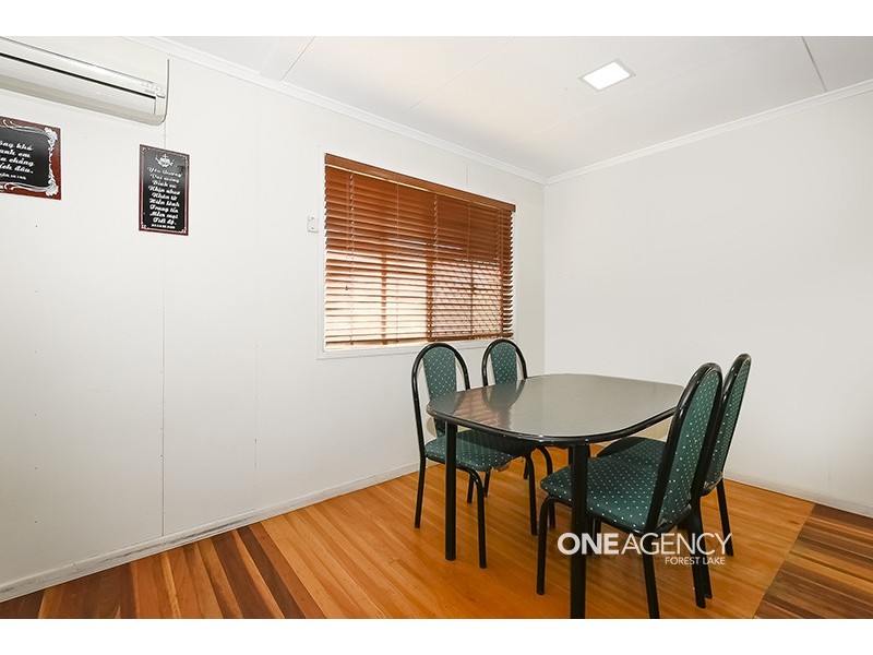 8 Doreen Cres, Ellen Grove QLD 4078